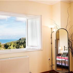 3 bedroom villa with pool & sea & mountain views, Episkepsi, sleeps 7